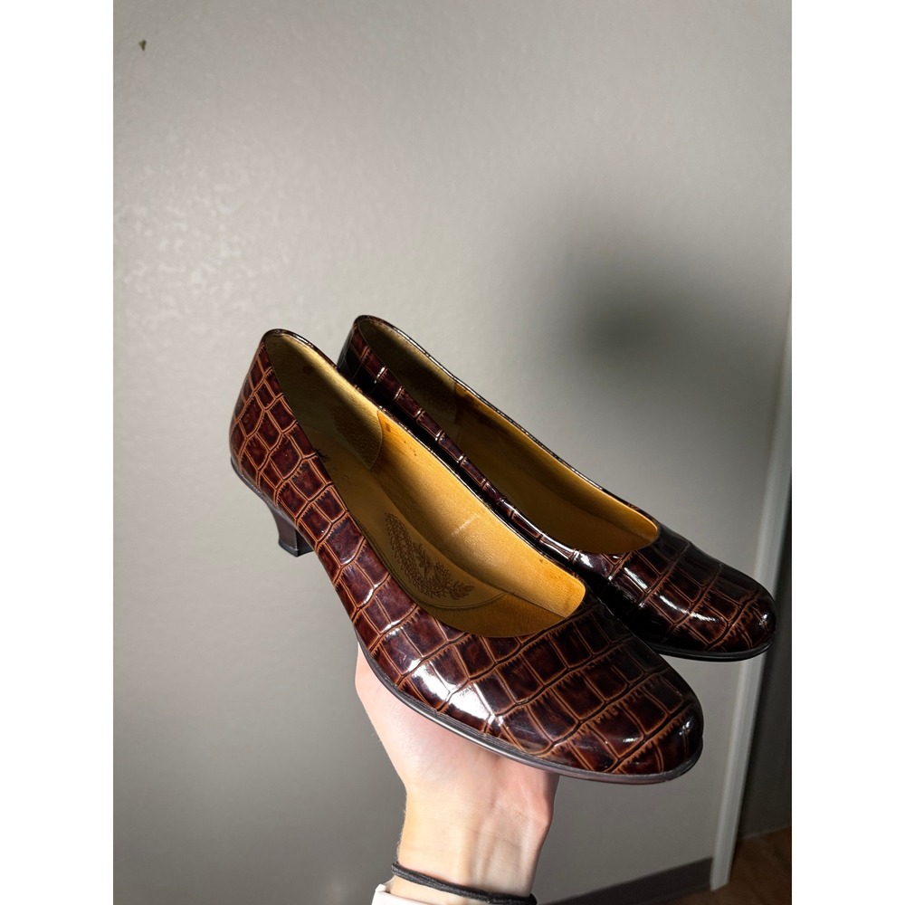 Sofft Brown Croc Embossed Leather Kitten Heel Pumps Round Toe Shoes 9M